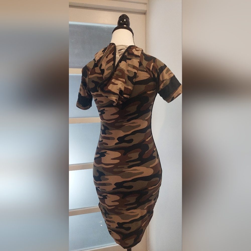 Derek Heart Camouflage Mini Dress with Criss-Cross Detail - Picture 5 of 9